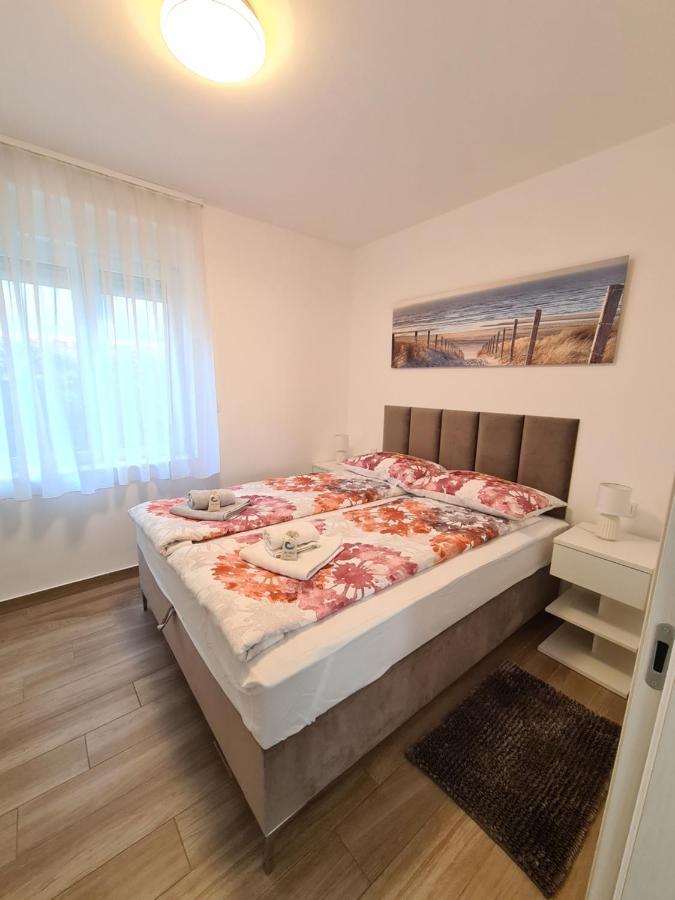 Love Borik Apartment Zara Esterno foto