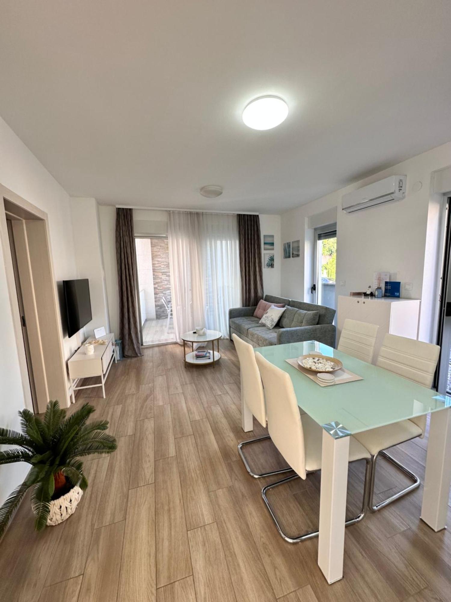 Love Borik Apartment Zara Esterno foto